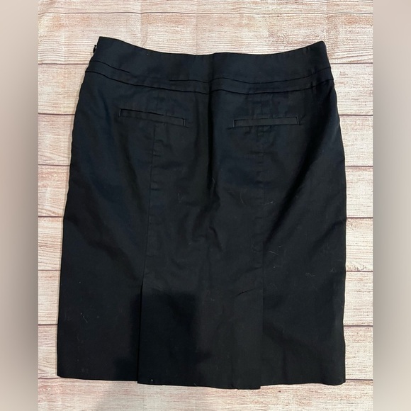Ann Taylor loft black cotton skirt with two slits size 6. - Picture 2 of 5